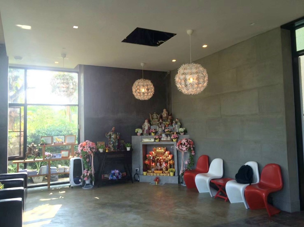 For SaleHome OfficePattanakan, Srinakarin : Home office for sale, office building with beautifully decorated residences, total of 2 buildings, area 1 rai, opposite Suan Luang Rama IX.