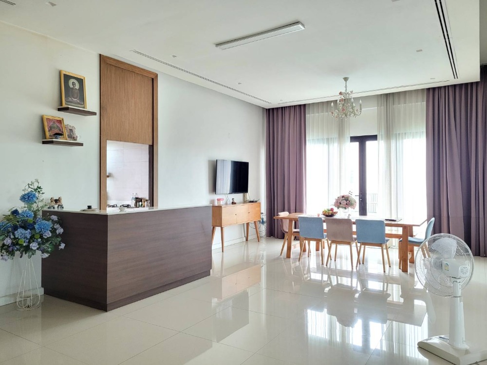 For SaleHome OfficePattanakan, Srinakarin : Home office for sale, office building with beautifully decorated residences, total of 2 buildings, area 1 rai, opposite Suan Luang Rama IX.