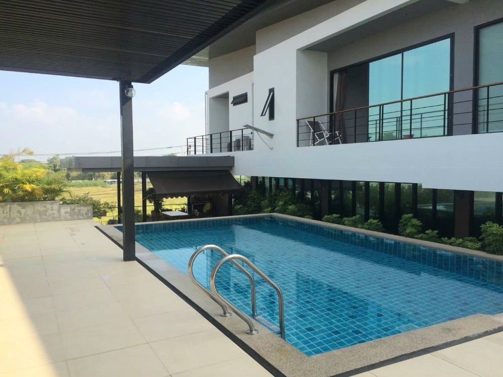 For SaleHome OfficePattanakan, Srinakarin : Home office for sale, office building with beautifully decorated residences, total of 2 buildings, area 1 rai, opposite Suan Luang Rama IX.