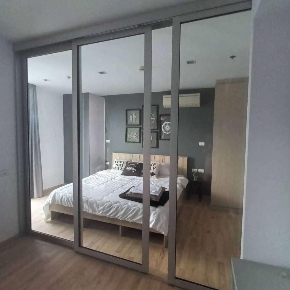 For SaleCondoLadprao, Central Ladprao : For sale, House 23 Ratchada Lat Phrao, 21st floor, near MRT Lat Phrao Station. Next to Ratchada-Lat Phrao intersection.