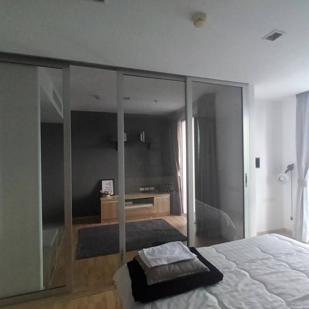 For SaleCondoLadprao, Central Ladprao : For sale, House 23 Ratchada Lat Phrao, 21st floor, near MRT Lat Phrao Station. Next to Ratchada-Lat Phrao intersection.