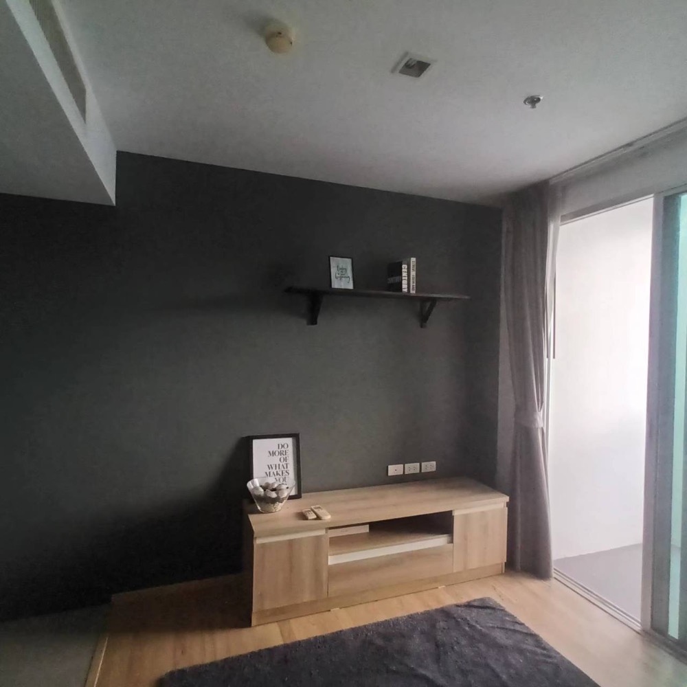 For SaleCondoLadprao, Central Ladprao : For sale, House 23 Ratchada Lat Phrao, 21st floor, near MRT Lat Phrao Station. Next to Ratchada-Lat Phrao intersection.