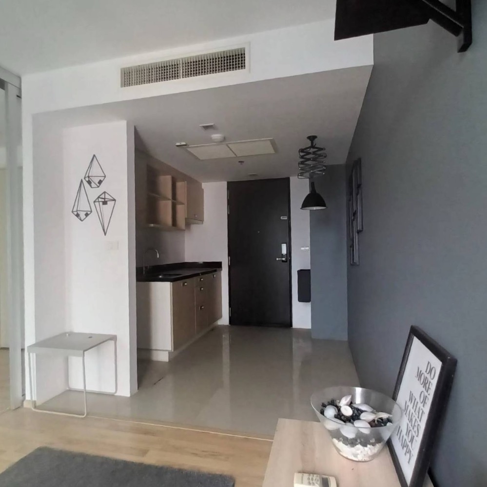 For SaleCondoLadprao, Central Ladprao : For sale, House 23 Ratchada Lat Phrao, 21st floor, near MRT Lat Phrao Station. Next to Ratchada-Lat Phrao intersection.