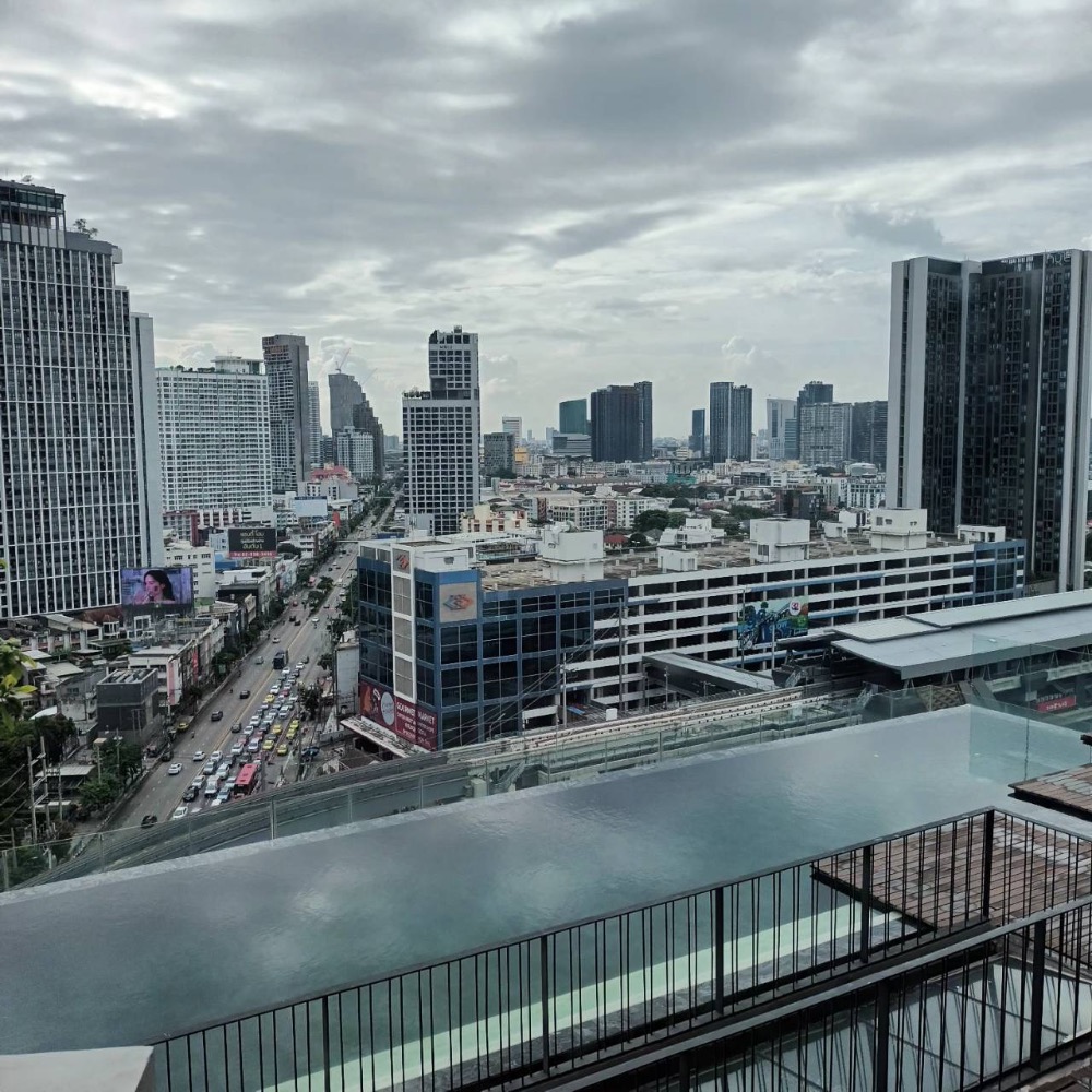 For SaleCondoLadprao, Central Ladprao : For sale, House 23 Ratchada Lat Phrao, 21st floor, near MRT Lat Phrao Station. Next to Ratchada-Lat Phrao intersection.