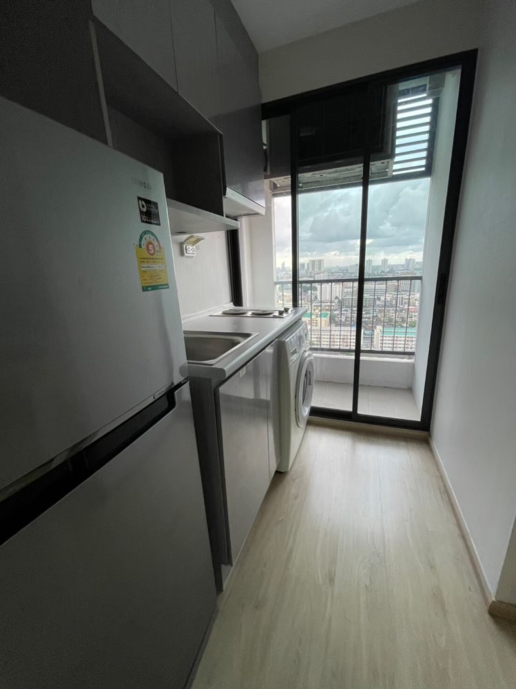 For SaleCondoThaphra, Talat Phlu, Wutthakat : 🌟Sell with tenants, special room! Good value with well-proportioned room area and complete kitchen set, only 2.5 MB*, beautiful city view at Ideo Sathorn-Tha Phra