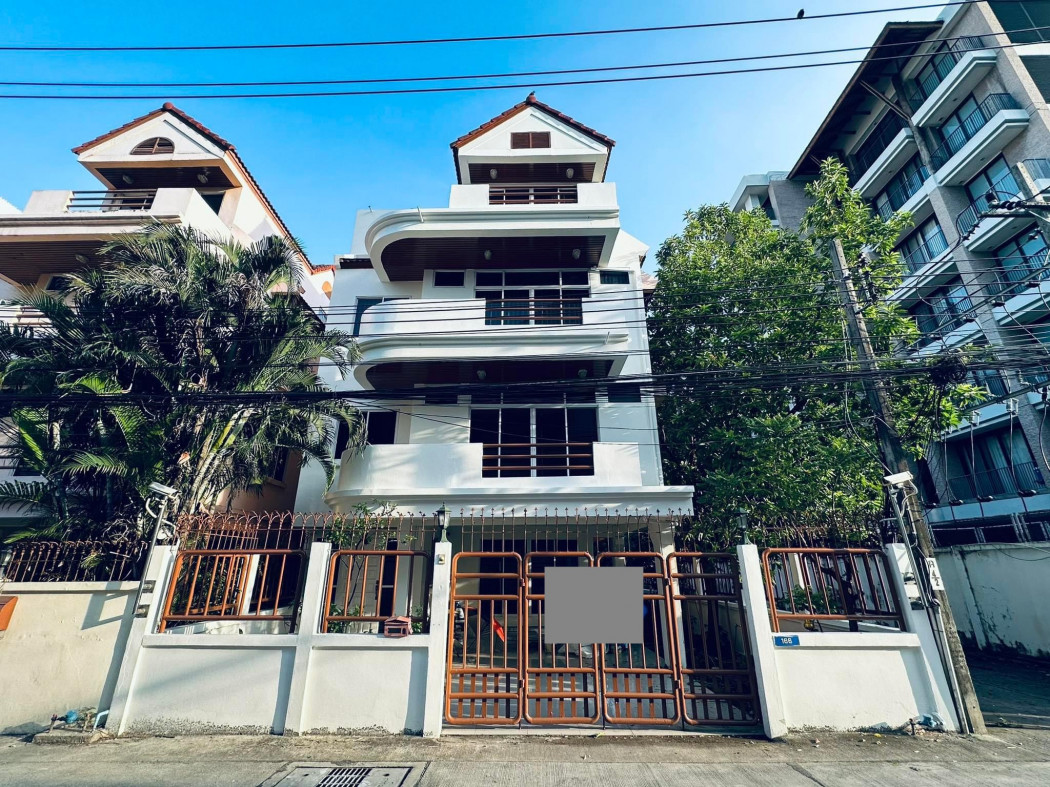 ให้เช่าบ้านสุขุมวิท อโศก ทองหล่อ : ให้เช่า Home Office-บ้าน สุขุมวิท 31 พร้อมพงษ์ ใกล้ Emporium 4 ห้องนอน ทำ ABNB ได้