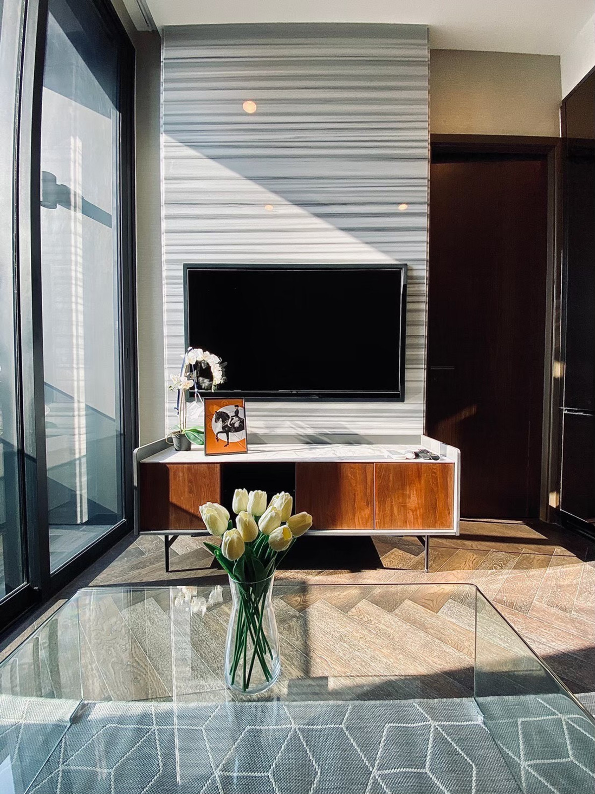 For RentCondoSukhumvit, Asoke, Thonglor : ✨ GT15795 | Condo The Esse Sukhumvit 36, convenient travel, near BTS, there is a shuttle, beautiful room, fully furnished, ready to move in!