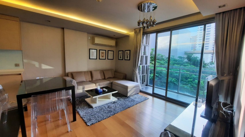 For SaleCondoSukhumvit, Asoke, Thonglor : Good quality condo for sale, Sansiri (Via Botani), Via Botani, size 72.62 sq m., ready to move in immediately.