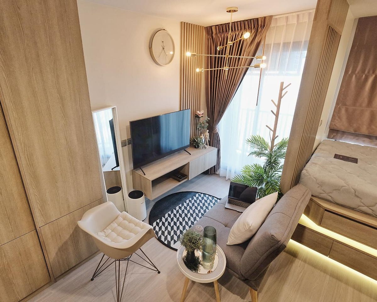 For RentCondoLadprao, Central Ladprao : 🔐#PT2412_032🔐 Available and ready to move in Jan. 68 🗓️Floor Renovation (49.19 sq. m. 2 𝐛𝐞𝐝, 𝟏𝐛𝐚𝐭𝐡)𝐋𝐢𝐟𝐞 𝐋𝐚𝐝𝐩𝐫𝐚𝐨