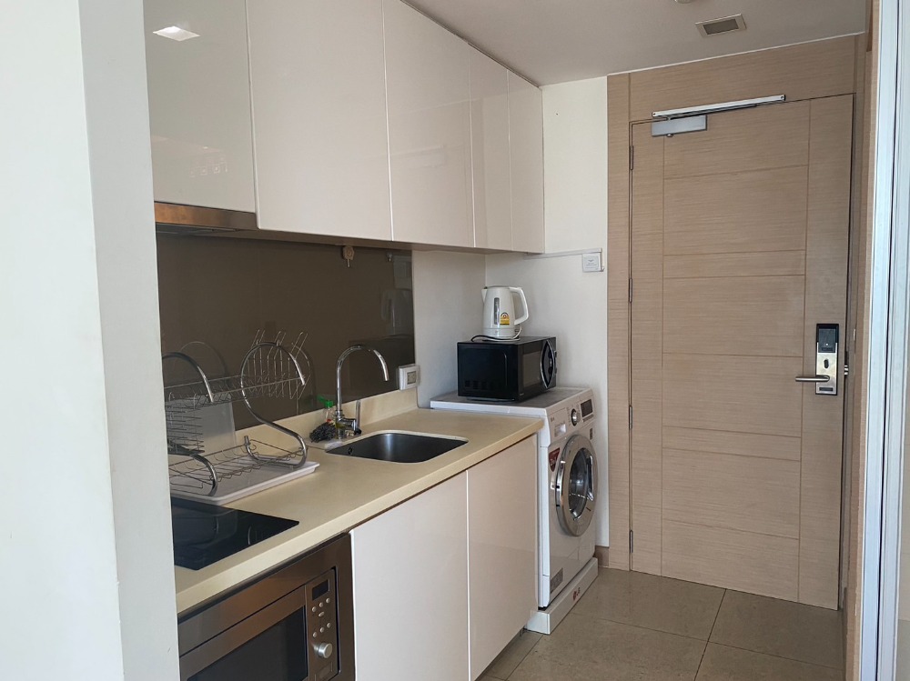 ขายคอนโดพัทยา บางแสน ชลบุรี สัตหีบ : For sale Condo The Palm wongamat beach corner room(S03-1611)