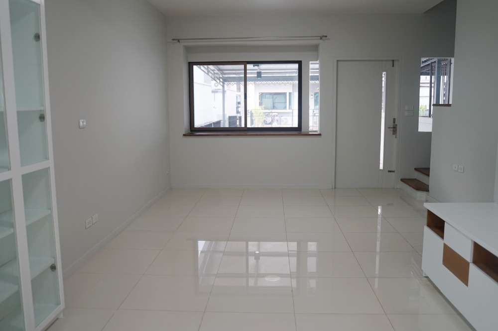 ขายทาวน์โฮมนวมินทร์ รามอินทรา : ใช้ชีวิตง่ายขึ้น ทาวน์โฮมใกล้รถไฟฟ้า🔥 เดอะ เทอเรส รามอินทรา 65 / 3 ห้องนอน (ขาย), The Terrace Ramintra 65 / 3 Bedrooms (FOR SALE) TAN528