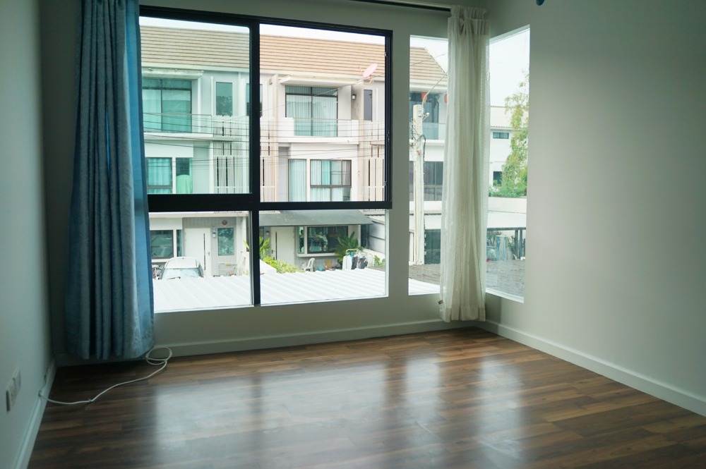 ขายทาวน์โฮมนวมินทร์ รามอินทรา : ใช้ชีวิตง่ายขึ้น ทาวน์โฮมใกล้รถไฟฟ้า🔥 เดอะ เทอเรส รามอินทรา 65 / 3 ห้องนอน (ขาย), The Terrace Ramintra 65 / 3 Bedrooms (FOR SALE) TAN528