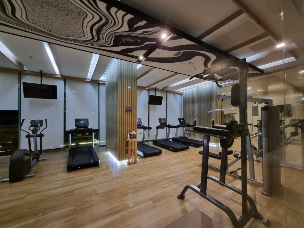 For RentCondoSriracha Laem Chabang Ban Bueng : Luxury condo for rent, Keen Sriracha, 35 sq m, beautiful room, Phu Chao view, 33rd floor, with clean maids.