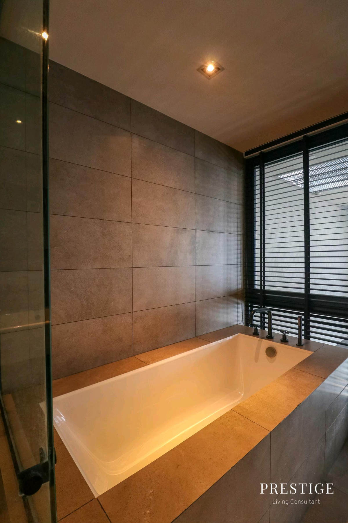 For RentCondoSukhumvit, Asoke, Thonglor : 📌For RENT | The Lofts Asoke - 2BR Duplex (120sqm), 120,000 THB