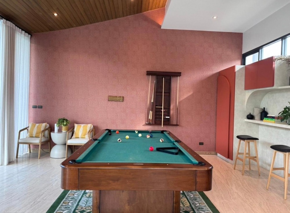 For RentHousePattanakan, Srinakarin : Burasiri Krungthepkreetha : A two-story detached house fully furnished.