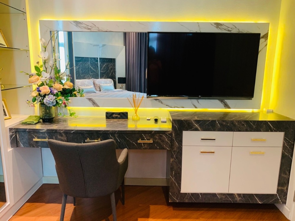 For SaleCondoRama9, Petchburi, RCA : Condo for Sale Belle Grand Rama 9, Penthouse 2 Bedroom 128 sqm including Maid Room, Fully Furnished Near MRT Rama 9, Thailand Cultural Centre, Ratchadaphisek : EL23S-050