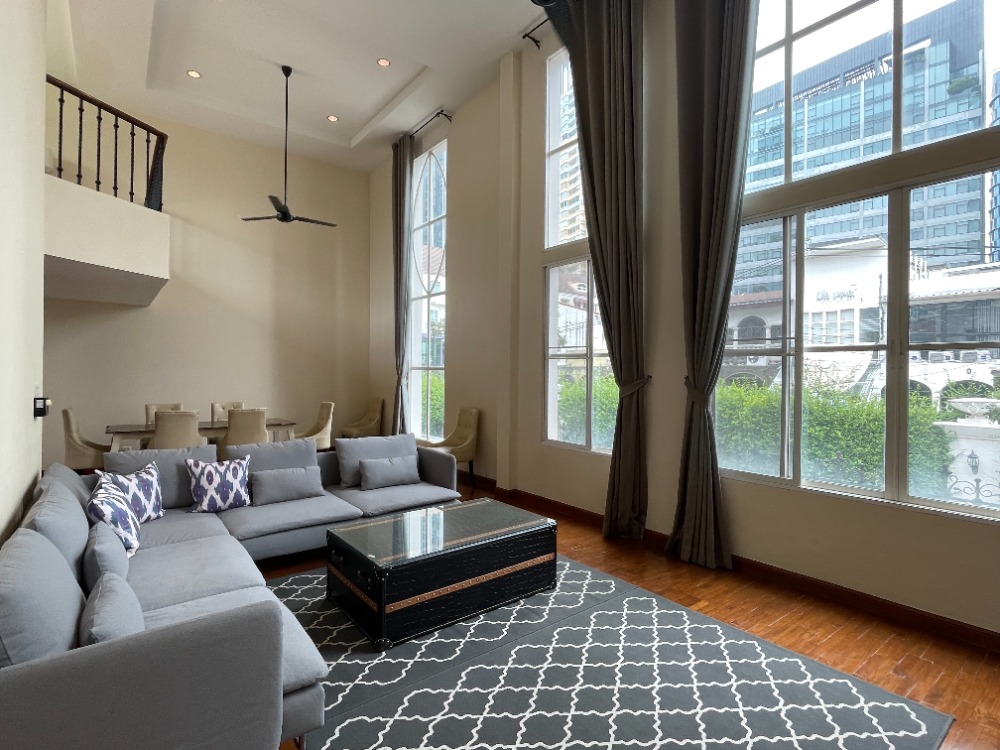For RentTownhomeSukhumvit, Asoke, Thonglor : Townhouse at Moo Bann Klang Krung Thonglor in British Town on Thonglor soi 14 Opposite J-Avenue, go through Sukhumvit soi 49, not far from BTS Thonglor station 4.5 Storeys, 26 sqw., 350-390 sqm., 4 bedrooms  6 bath