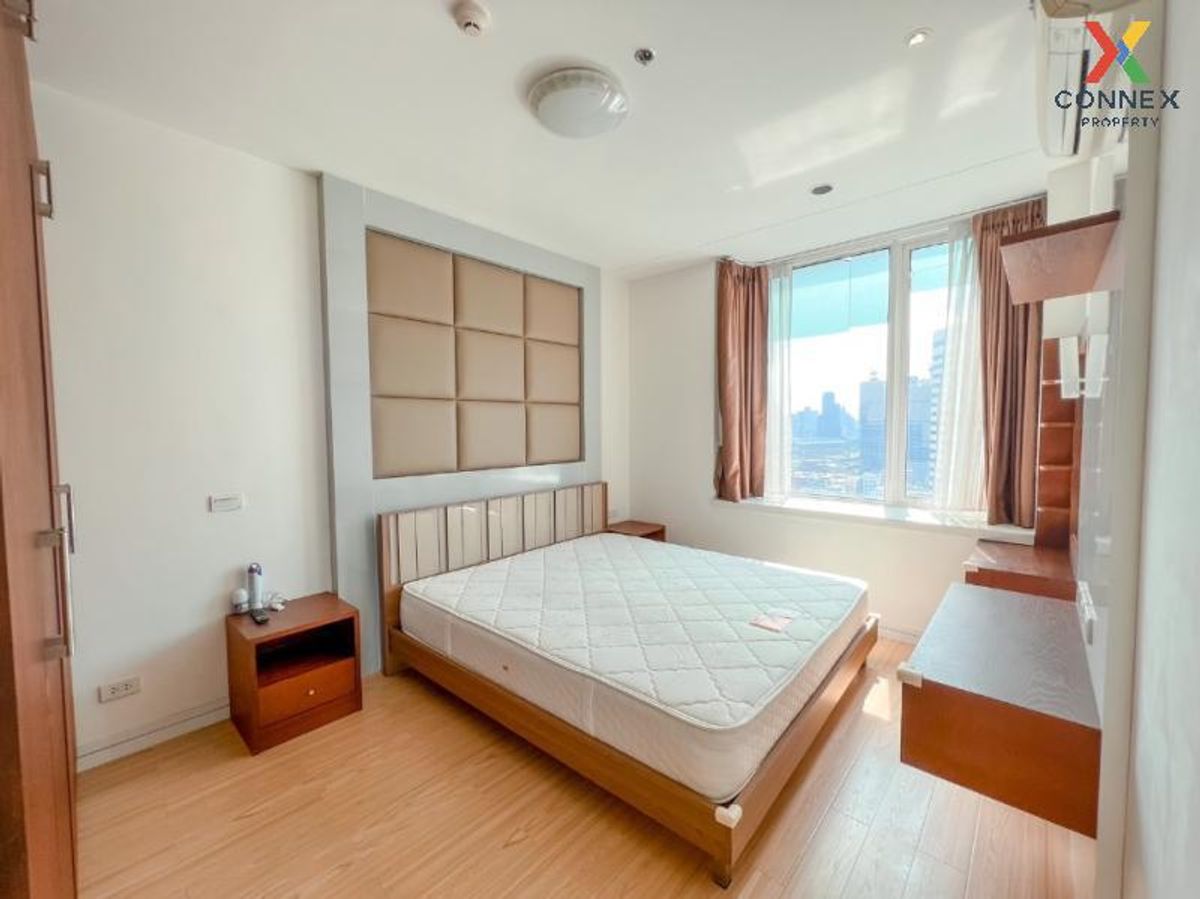 For SaleCondoRama9, Petchburi, RCA : For Sale Condo , TC Green Rama 9 , nice view , high floor , corner unit , MRT-Phra Ram 9 , Huai Khwang , Huai Khwang , Bangkok ,   CX-75633