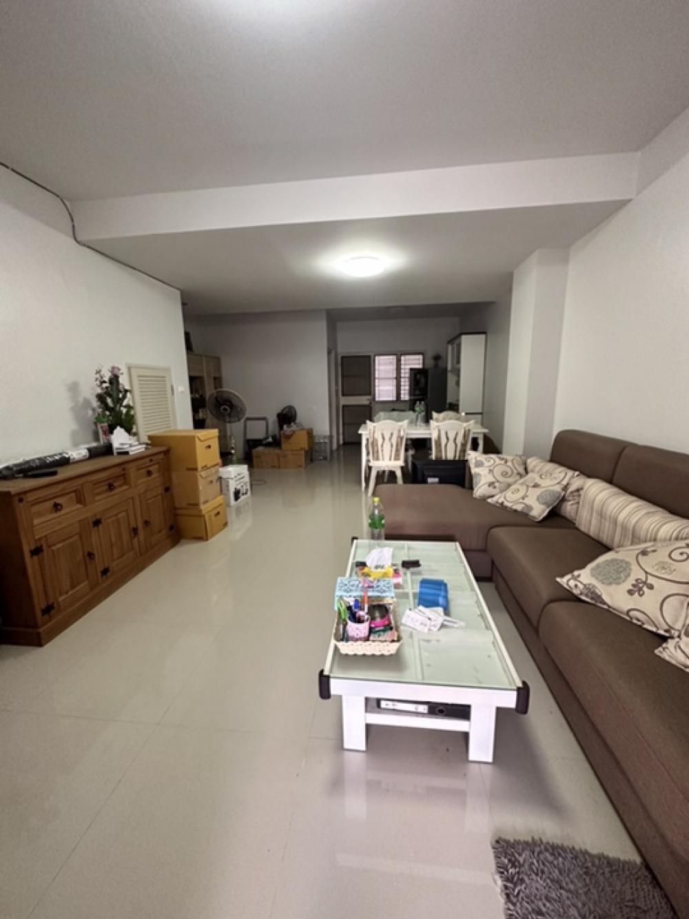 ขายทาวน์โฮมพัทยา บางแสน ชลบุรี สัตหีบ : ขายทาวน์เฮ้าส์ สวย 2 ชั้น โครงการ Life Town Home บางเเสน ห้วยกะปิ จ.ชลบุรี พร้อมเข้าอยู่ ขายต่ำกว่าราคาตลาด