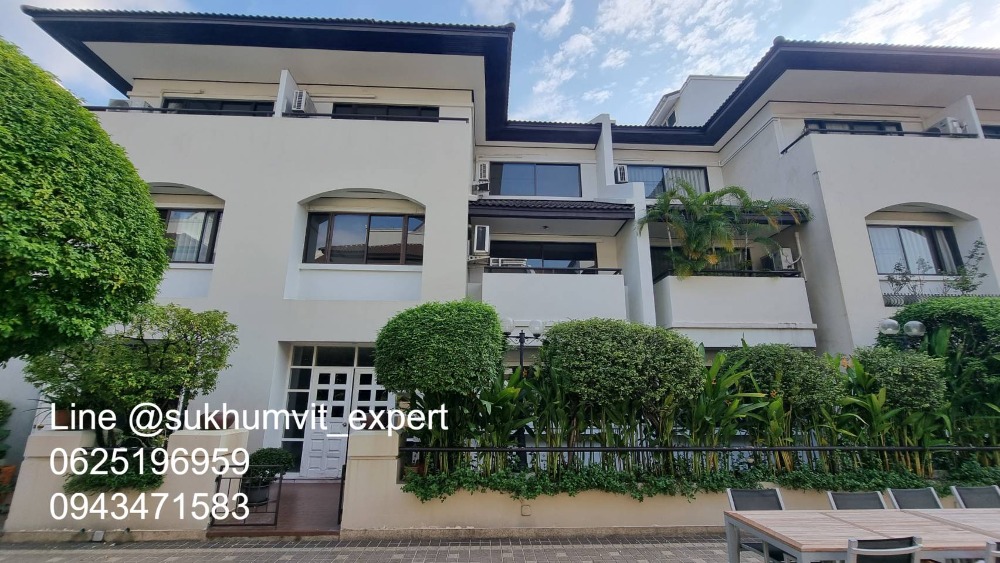 For SaleTownhomeSukhumvit, Asoke, Thonglor : 4-story townhome with rooftop, Soi Ekamai, land size 24 sq wah, usable area 270 sq m, has a swimming pool, beautiful view, calm, shady, good direction, not hot.