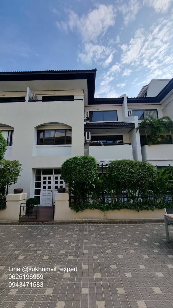 For SaleTownhomeSukhumvit, Asoke, Thonglor : 4-story townhome with rooftop, Soi Ekamai, land size 24 sq wah, usable area 270 sq m, has a swimming pool, beautiful view, calm, shady, good direction, not hot.