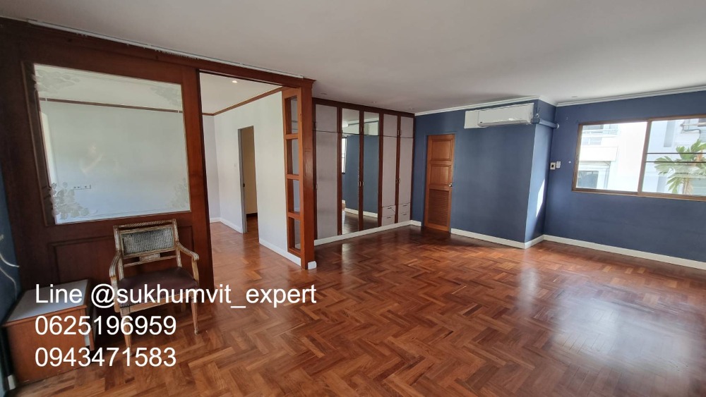 For SaleTownhomeSukhumvit, Asoke, Thonglor : 4-story townhome with rooftop, Soi Ekamai, land size 24 sq wah, usable area 270 sq m, has a swimming pool, beautiful view, calm, shady, good direction, not hot.