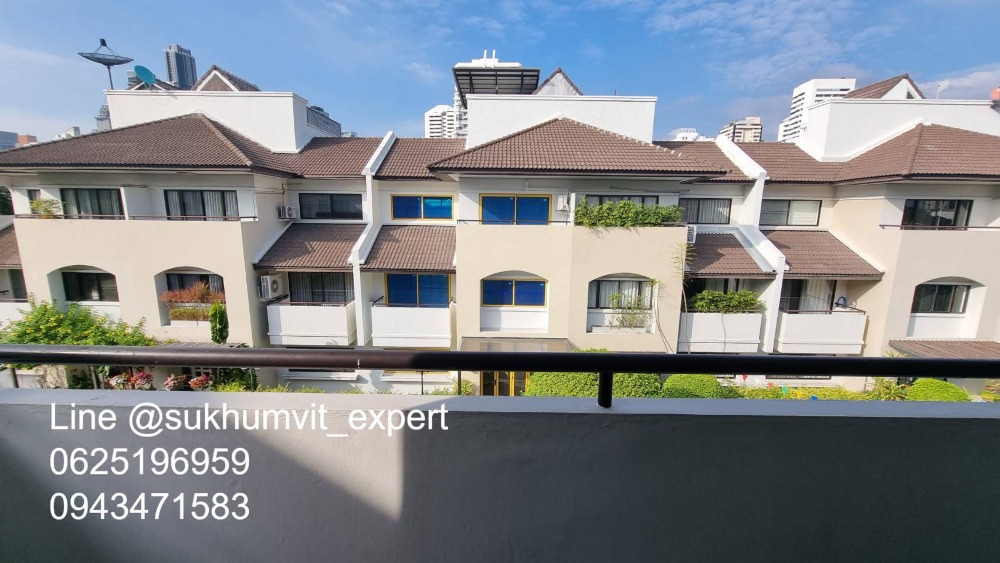 For SaleTownhomeSukhumvit, Asoke, Thonglor : 4-story townhome with rooftop, Soi Ekamai, land size 24 sq wah, usable area 270 sq m, has a swimming pool, beautiful view, calm, shady, good direction, not hot.