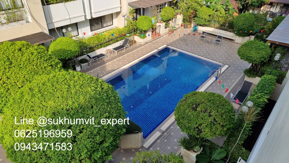 For SaleTownhomeSukhumvit, Asoke, Thonglor : 4-story townhome with rooftop, Soi Ekamai, land size 24 sq wah, usable area 270 sq m, has a swimming pool, beautiful view, calm, shady, good direction, not hot.