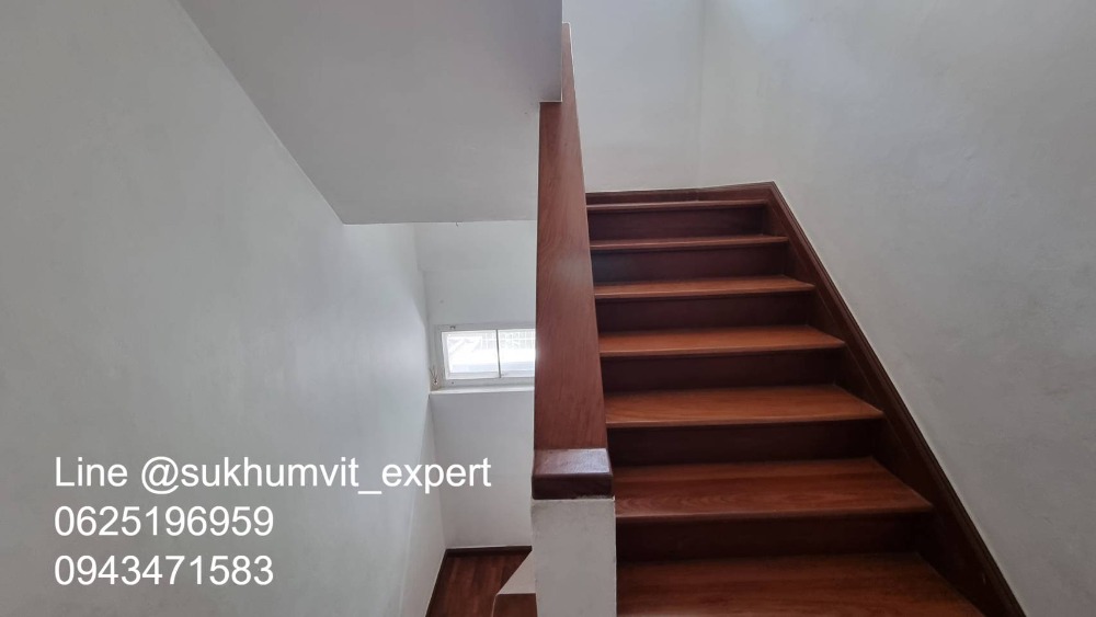 For SaleTownhomeSukhumvit, Asoke, Thonglor : 4-story townhome with rooftop, Soi Ekamai, land size 24 sq wah, usable area 270 sq m, has a swimming pool, beautiful view, calm, shady, good direction, not hot.