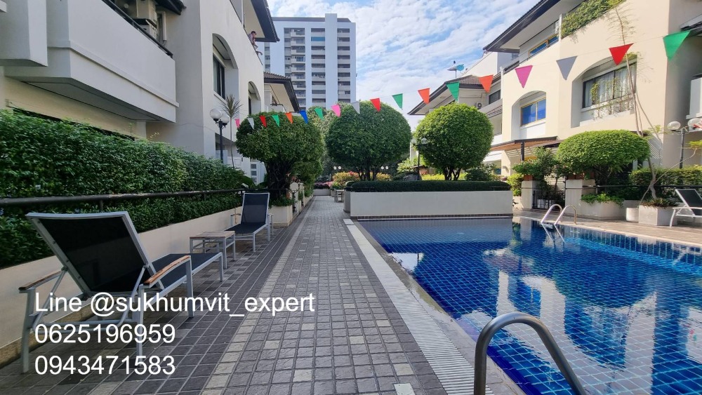 For SaleTownhomeSukhumvit, Asoke, Thonglor : 4-story townhome with rooftop, Soi Ekamai, land size 24 sq wah, usable area 270 sq m, has a swimming pool, beautiful view, calm, shady, good direction, not hot.