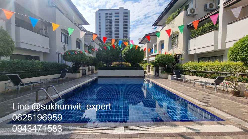 For SaleTownhomeSukhumvit, Asoke, Thonglor : 4-story townhome with rooftop, Soi Ekamai, land size 24 sq wah, usable area 270 sq m, has a swimming pool, beautiful view, calm, shady, good direction, not hot.
