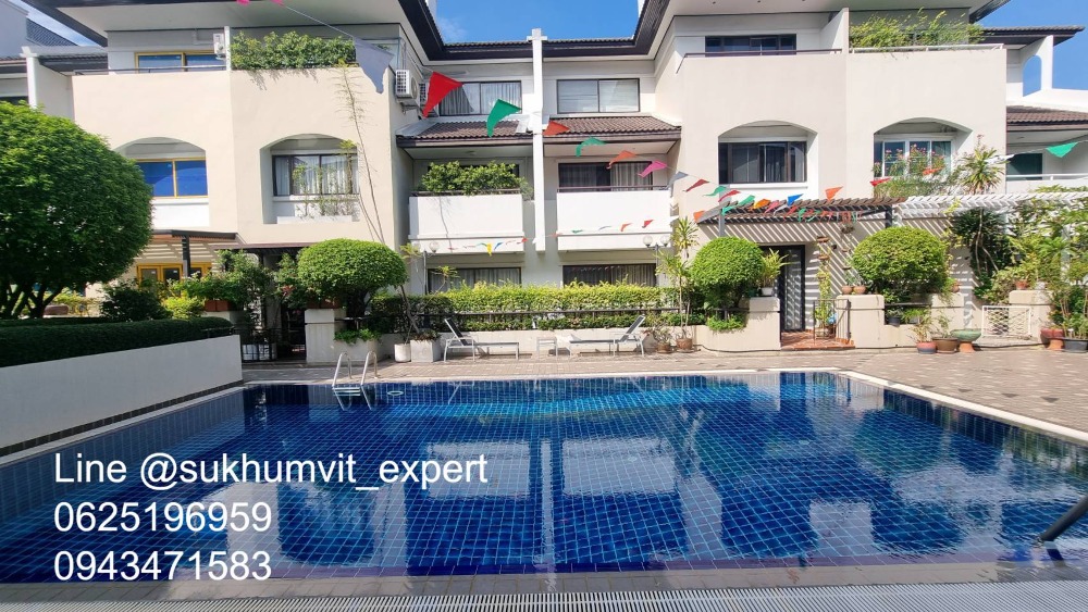 For SaleTownhomeSukhumvit, Asoke, Thonglor : 4-story townhome with rooftop, Soi Ekamai, land size 24 sq wah, usable area 270 sq m, has a swimming pool, beautiful view, calm, shady, good direction, not hot.