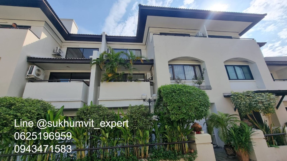 For SaleTownhomeSukhumvit, Asoke, Thonglor : 4-story townhome with rooftop, Soi Ekamai, land size 24 sq wah, usable area 270 sq m, has a swimming pool, beautiful view, calm, shady, good direction, not hot.