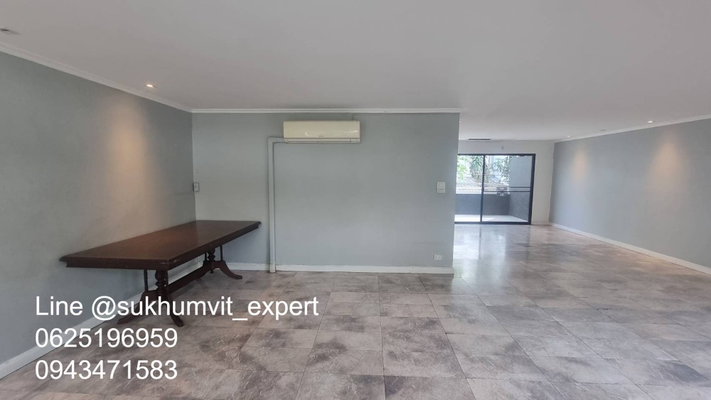 For SaleTownhomeSukhumvit, Asoke, Thonglor : 4-story townhome with rooftop, Soi Ekamai, land size 24 sq wah, usable area 270 sq m, has a swimming pool, beautiful view, calm, shady, good direction, not hot.