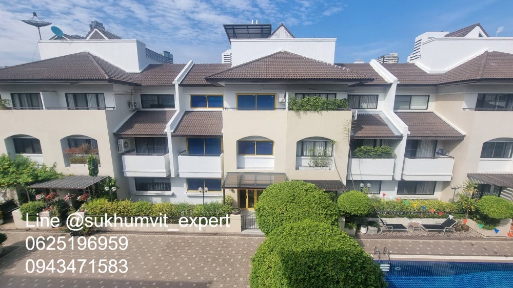 For SaleTownhomeSukhumvit, Asoke, Thonglor : 4-story townhome with rooftop, Soi Ekamai, land size 24 sq wah, usable area 270 sq m, has a swimming pool, beautiful view, calm, shady, good direction, not hot.
