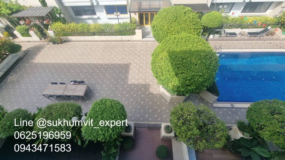 For SaleTownhomeSukhumvit, Asoke, Thonglor : 4-story townhome with rooftop, Soi Ekamai, land size 24 sq wah, usable area 270 sq m, has a swimming pool, beautiful view, calm, shady, good direction, not hot.