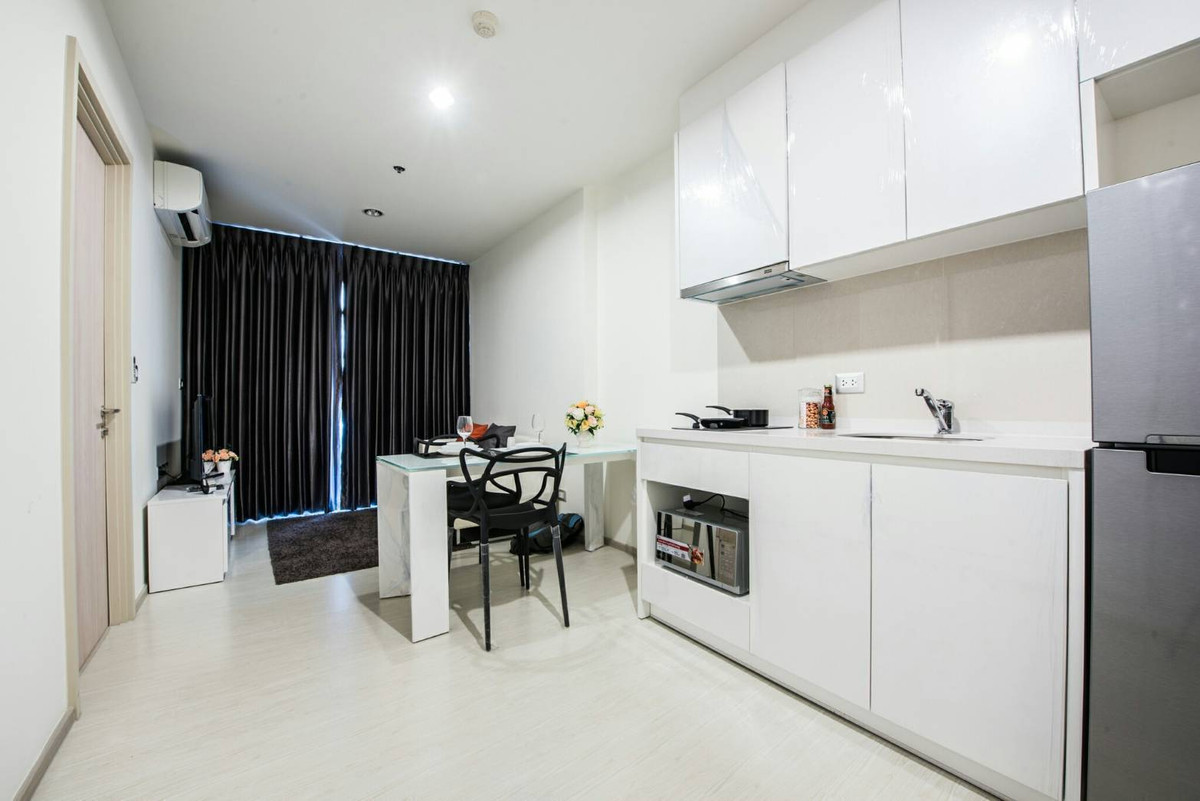 ให้เช่าคอนโดสุขุมวิท อโศก ทองหล่อ : Rhythm Sukhumvit 42 | 40 sq.m. Fully furnished 📞 Line : @pukkhome (with @)