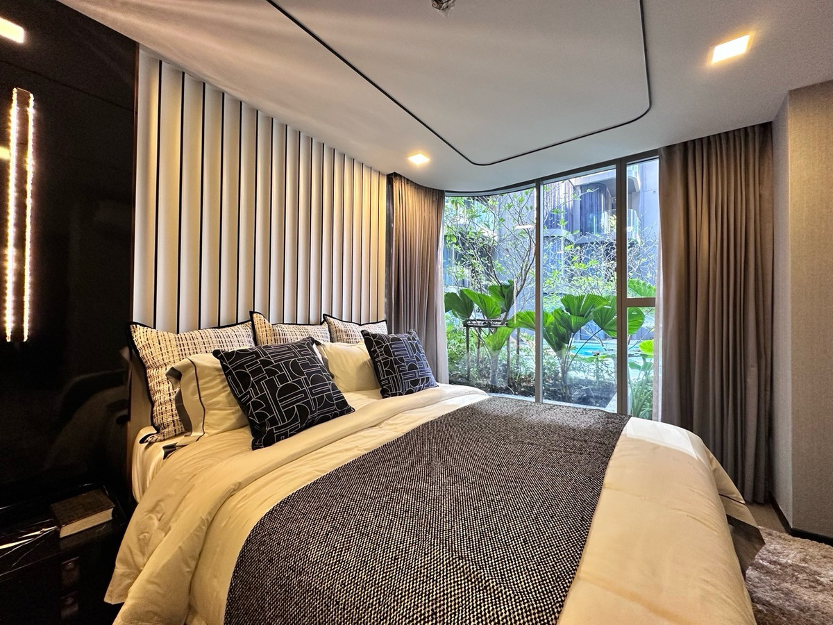 ให้เช่าคอนโดสุขุมวิท อโศก ทองหล่อ : Luxury Duplex Pool Access | 3 Bedroom 140 sq.m | Sukhumvit Condo for Rent | 082-4499822 