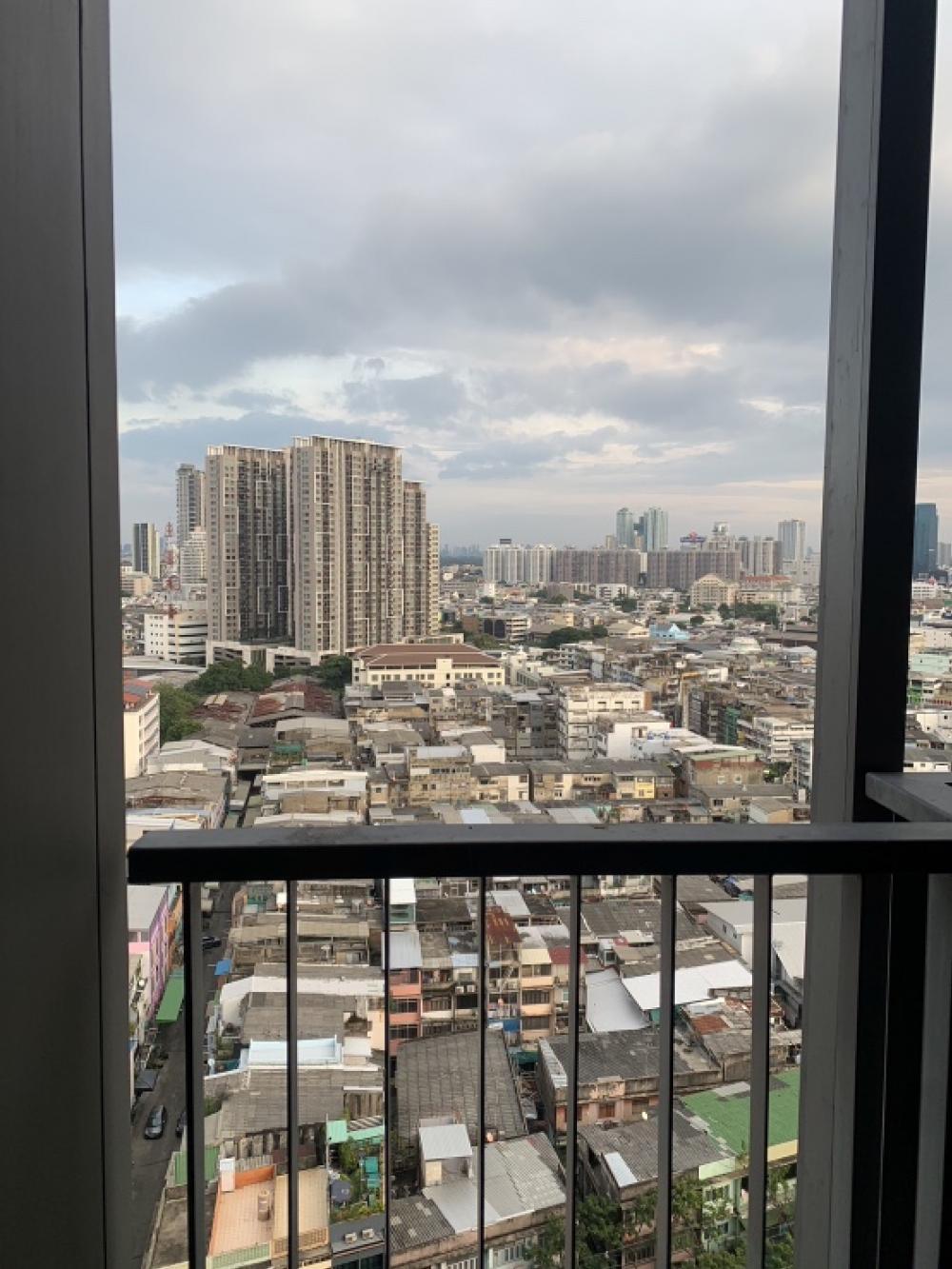 For RentCondoSathorn, Narathiwat : 🌈 (𝐅𝐨𝐫 𝐅𝐨𝐫 𝐑𝐞𝐧𝐭) The Room Sathorn Condo, Louis 🔸 Size 35 SQM.🔸1 Bedroom 1 Bathrooms 💰 Rent 18,000/month (1 year rental contract)