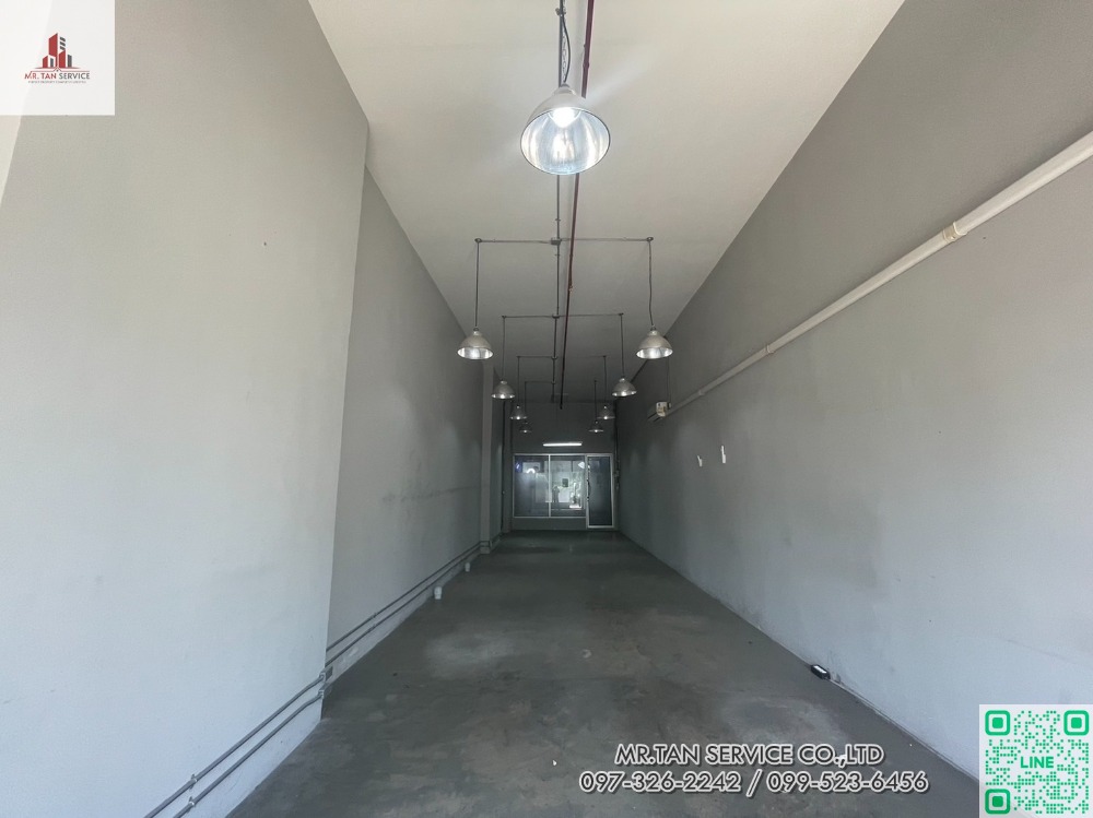 For RentCondoPattanakan, Srinakarin : Condo for sale and rent, Supalai Park Srinakarin Plaza, 1st floor, office space.