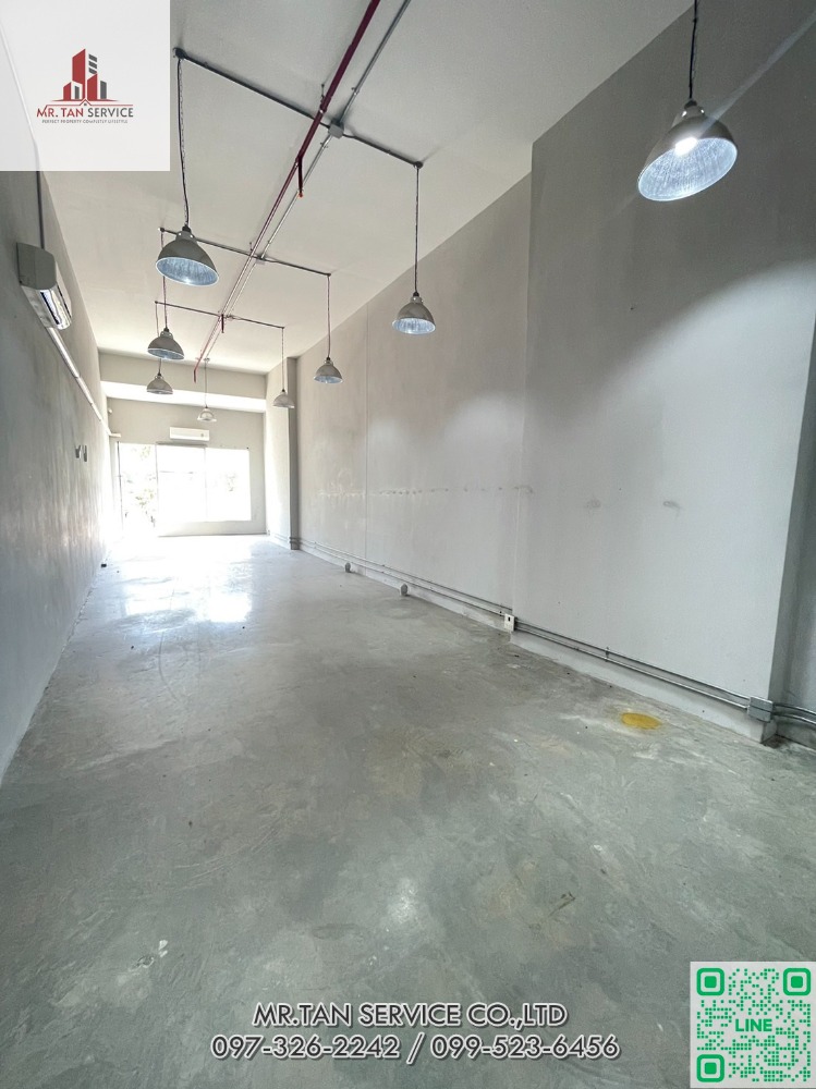 For RentCondoPattanakan, Srinakarin : Condo for sale and rent, Supalai Park Srinakarin Plaza, 1st floor, office space.