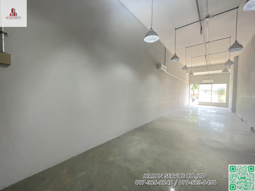 For RentCondoPattanakan, Srinakarin : Condo for sale and rent, Supalai Park Srinakarin Plaza, 1st floor, office space.