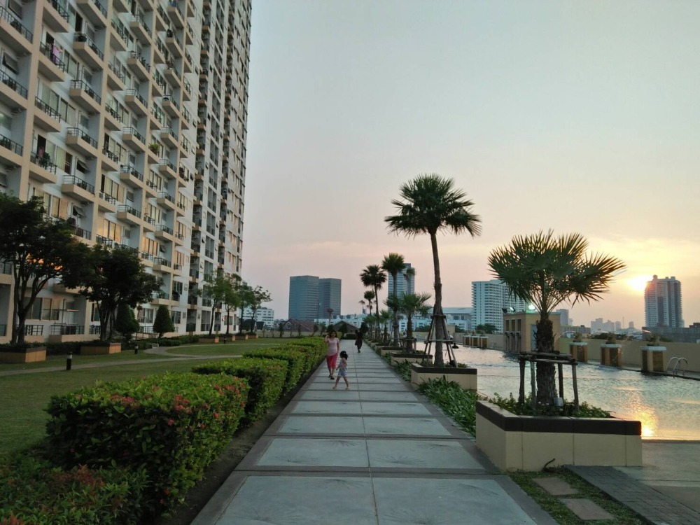 For RentCondoPattanakan, Srinakarin : Condo for sale and rent, Supalai Park Srinakarin Plaza, 1st floor, office space.