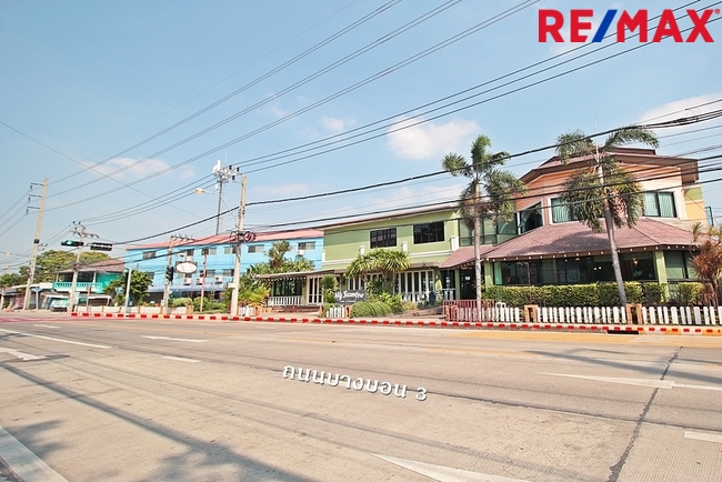 ขายอาคารพาณิชย์เอกชัย บางบอน : ขาย อาคารพาณิชย์ บางบอน 3 ติดถนน ตรงข้ามโรงเรียนสารสาสน์วิเทศบางบอน แปลงมุม เนื้อที่ 137.3 ตรว.