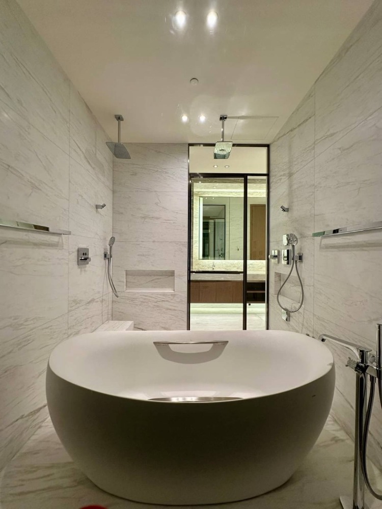 For RentCondoWitthayu, Chidlom, Langsuan, Ploenchit : Condo for rent near BTS Chidlom, Scope langsuan, beautifully decorated room, ready to move in.