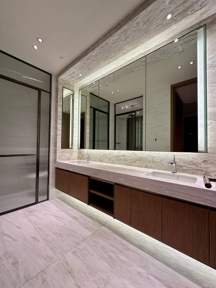 For RentCondoWitthayu, Chidlom, Langsuan, Ploenchit : Condo for rent near BTS Chidlom, Scope langsuan, beautifully decorated room, ready to move in.