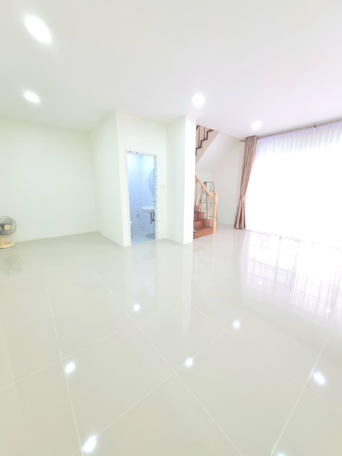 For SaleHome OfficeChokchai 4, Ladprao 71, Ladprao 48, : #Townhouse for sale #Home office for sale #Beautiful newly renovated house 4-storey home office, Lat Phrao area