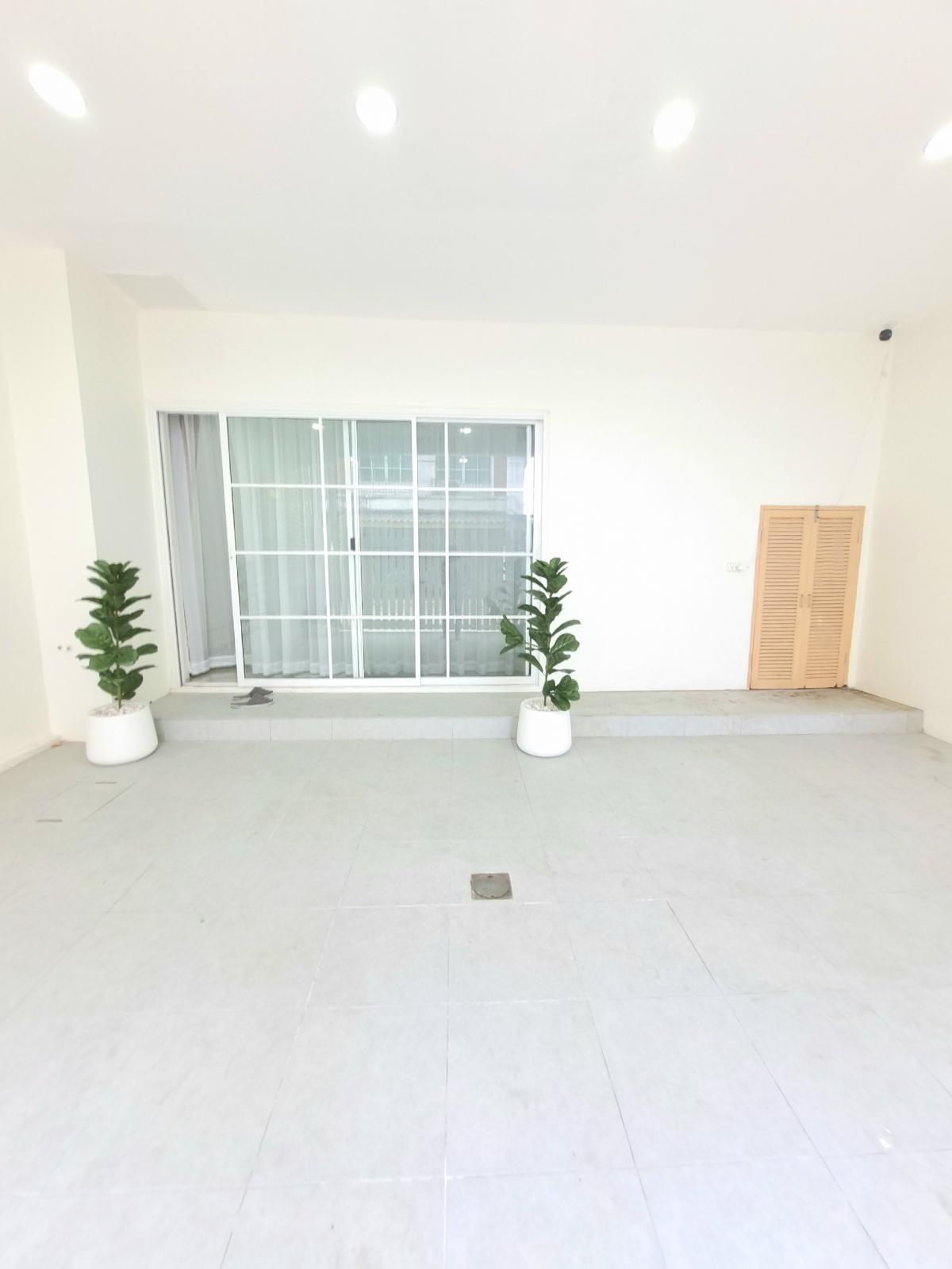 For SaleHome OfficeChokchai 4, Ladprao 71, Ladprao 48, : #Townhouse for sale #Home office for sale #Beautiful newly renovated house 4-storey home office, Lat Phrao area