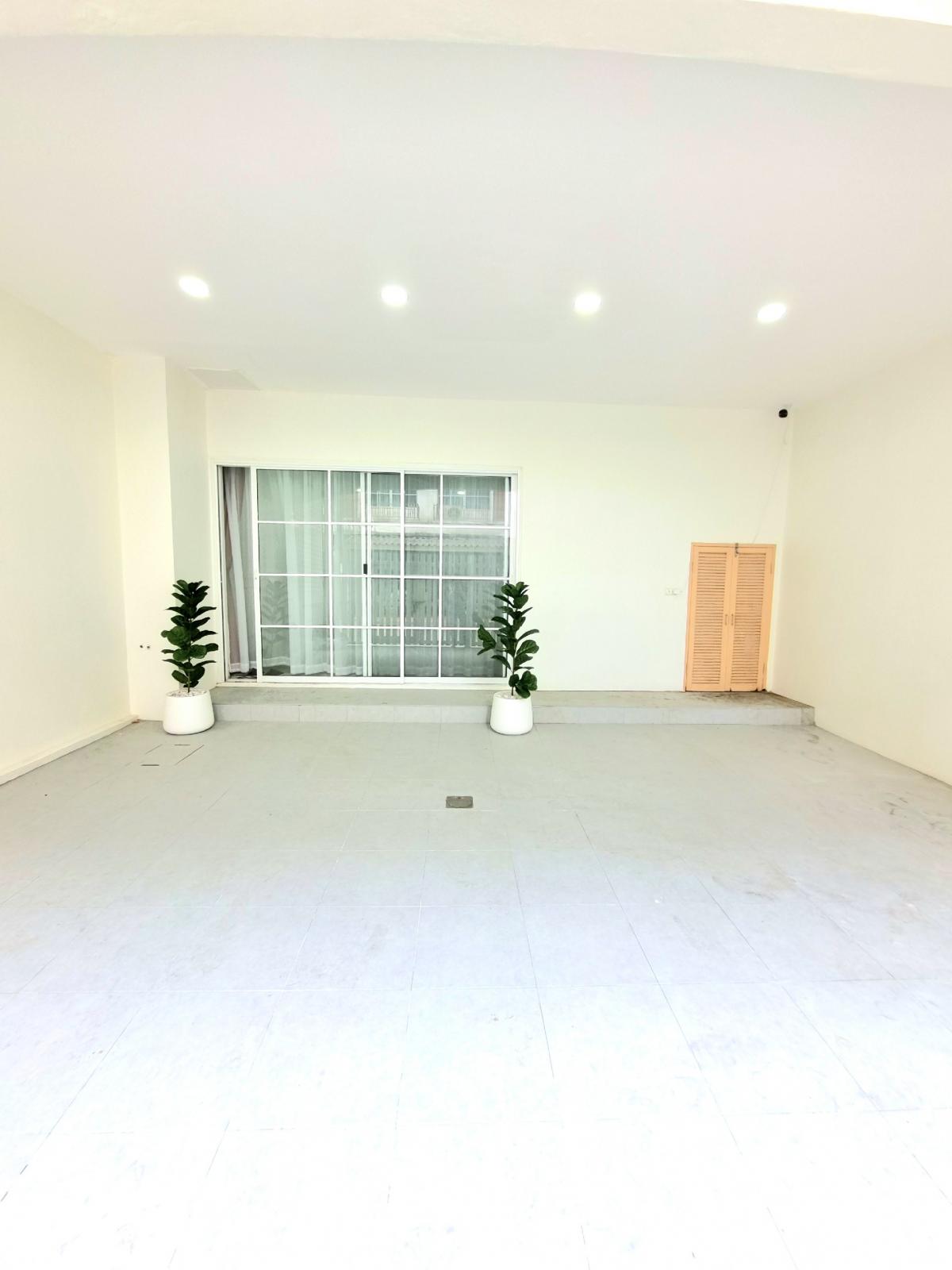 For SaleHome OfficeChokchai 4, Ladprao 71, Ladprao 48, : #Townhouse for sale #Home office for sale #Beautiful newly renovated house 4-storey home office, Lat Phrao area