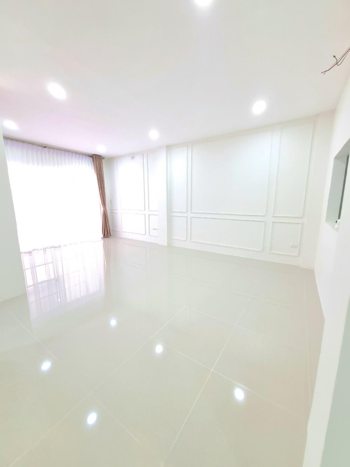 For SaleHome OfficeChokchai 4, Ladprao 71, Ladprao 48, : #Townhouse for sale #Home office for sale #Beautiful newly renovated house 4-storey home office, Lat Phrao area